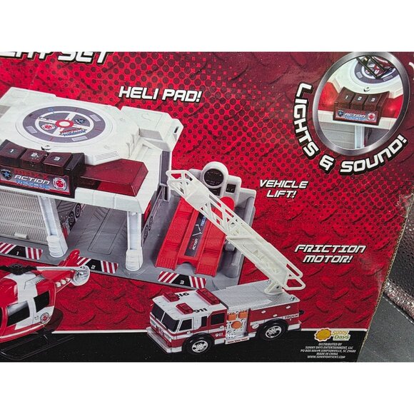 Maxx Action Rescue Fire & Rescue Play Set With Fire Truck Helicopter - Picture 10 of 10